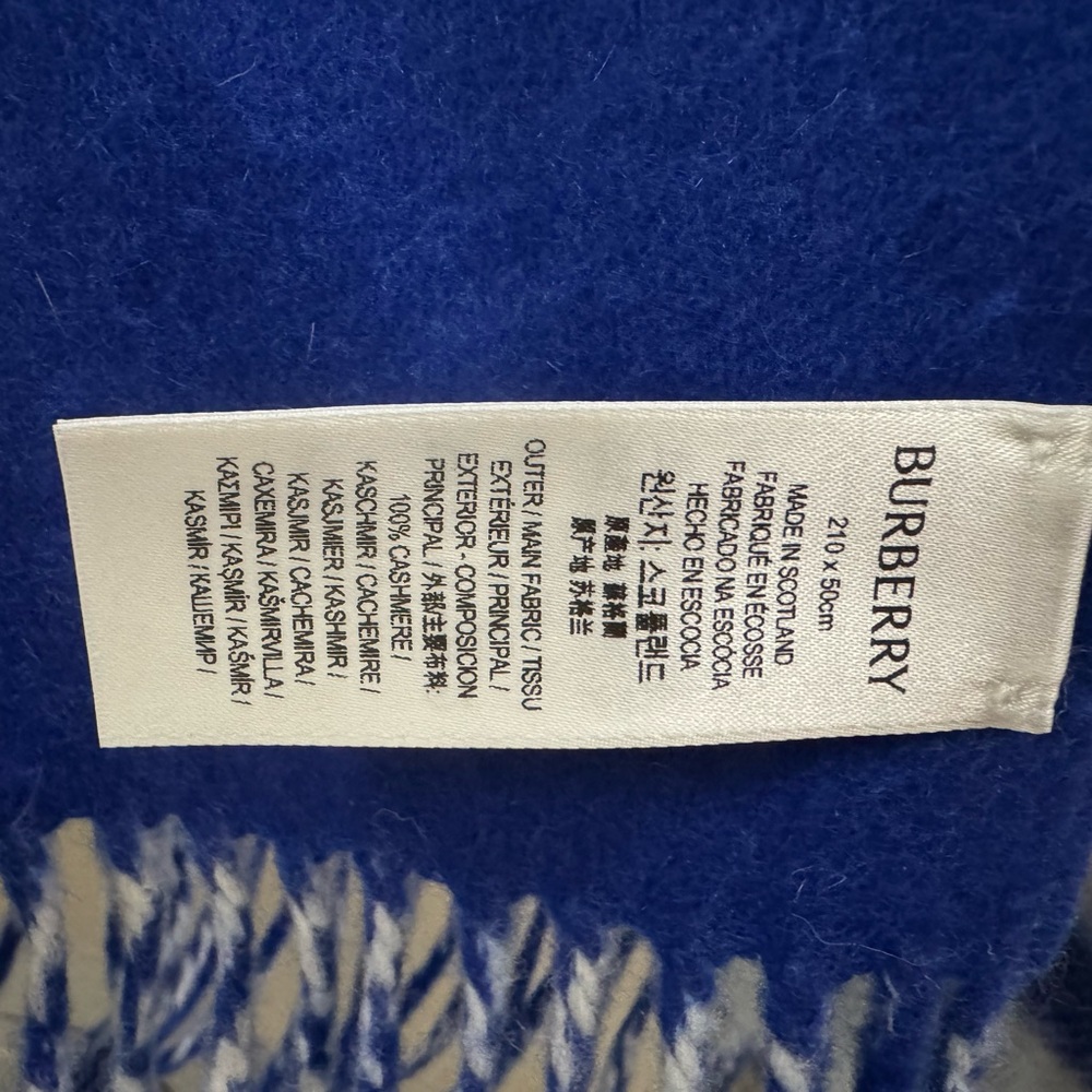 Burberry Oversized Cashmere Scarf - Picture 6 of 6